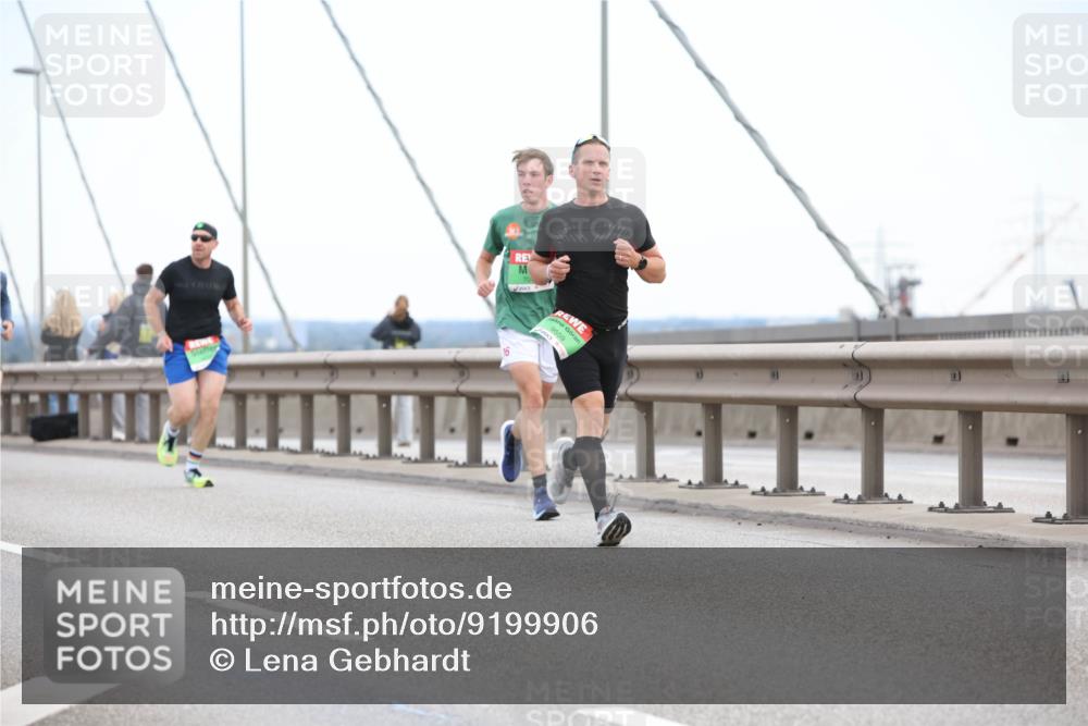 03.10.2025 - Köhlbrandbrückenlauf Lena Gebhardt http://msf.ph/oto/9199906 03.10.2025 15:20:25 Position 1  meine-sportfotos.de