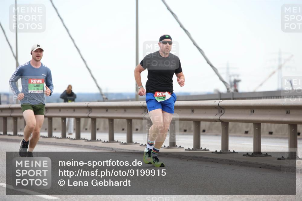 03.10.2025 - Köhlbrandbrückenlauf Lena Gebhardt http://msf.ph/oto/9199915 03.10.2025 15:20:28 Position 1 7197 meine-sportfotos.de