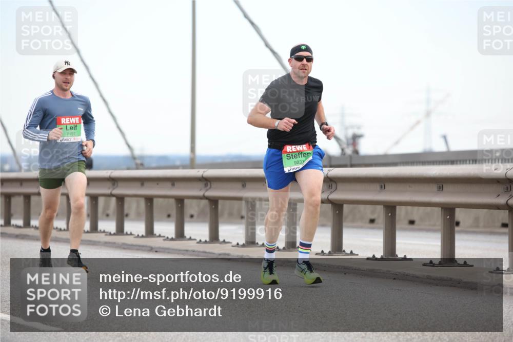 03.10.2025 - Köhlbrandbrückenlauf Lena Gebhardt http://msf.ph/oto/9199916 03.10.2025 15:20:28 Position 1 7197, 9231 meine-sportfotos.de