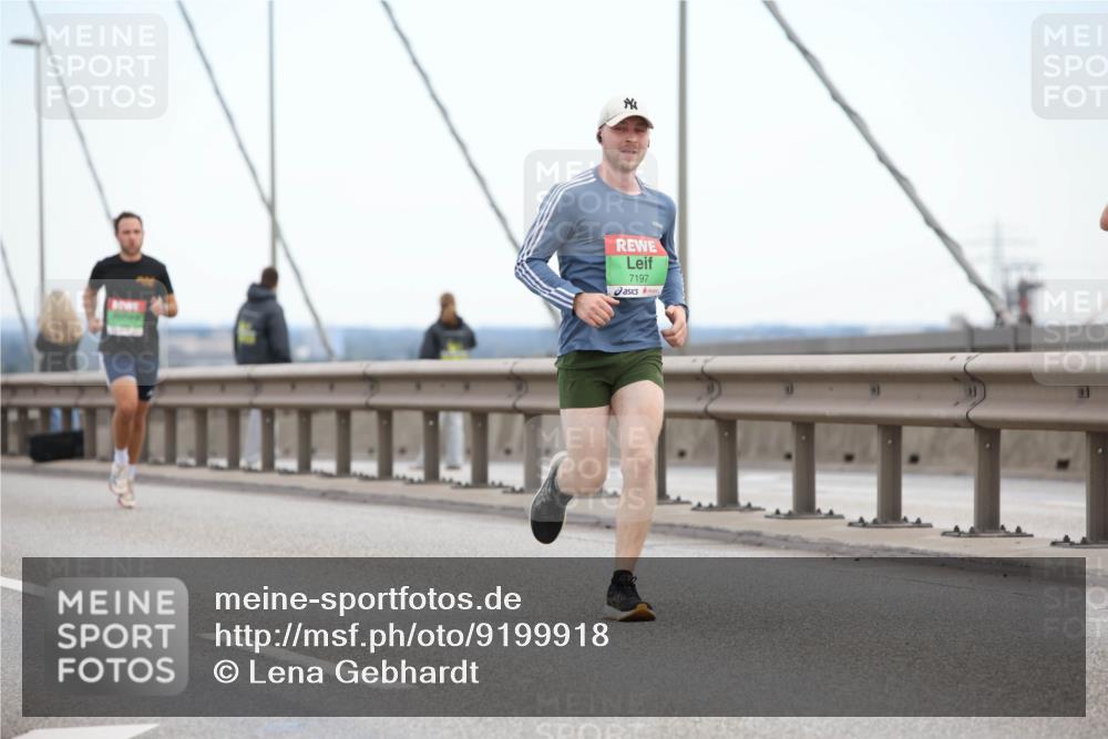 03.10.2025 - Köhlbrandbrückenlauf Lena Gebhardt http://msf.ph/oto/9199918 03.10.2025 15:20:29 Position 1 7197 meine-sportfotos.de