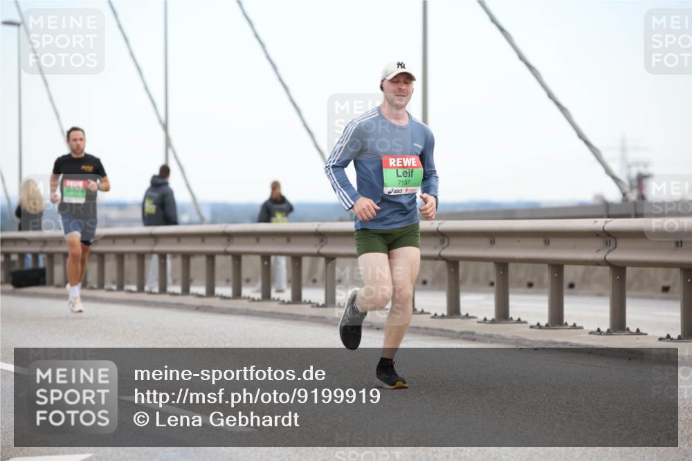 03.10.2025 - Köhlbrandbrückenlauf Lena Gebhardt http://msf.ph/oto/9199919 03.10.2025 15:20:29 Position 1 7197 meine-sportfotos.de
