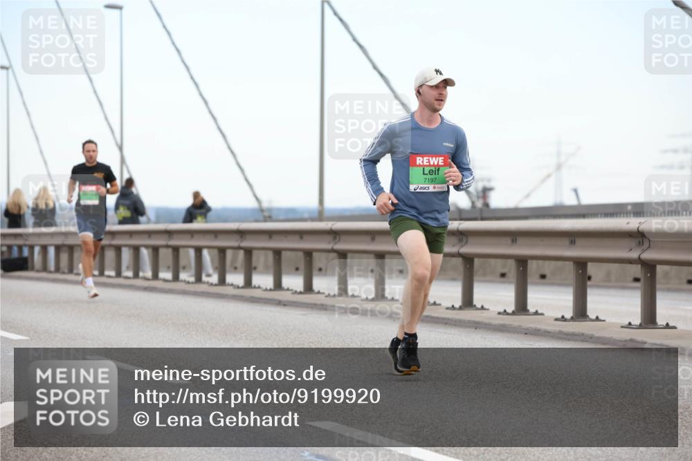 03.10.2025 - Köhlbrandbrückenlauf Lena Gebhardt http://msf.ph/oto/9199920 03.10.2025 15:20:30 Position 1 7197 meine-sportfotos.de