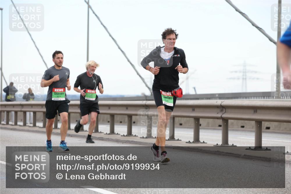 03.10.2025 - Köhlbrandbrückenlauf Lena Gebhardt http://msf.ph/oto/9199934 03.10.2025 15:20:37 Position 1 9594, 7170 meine-sportfotos.de