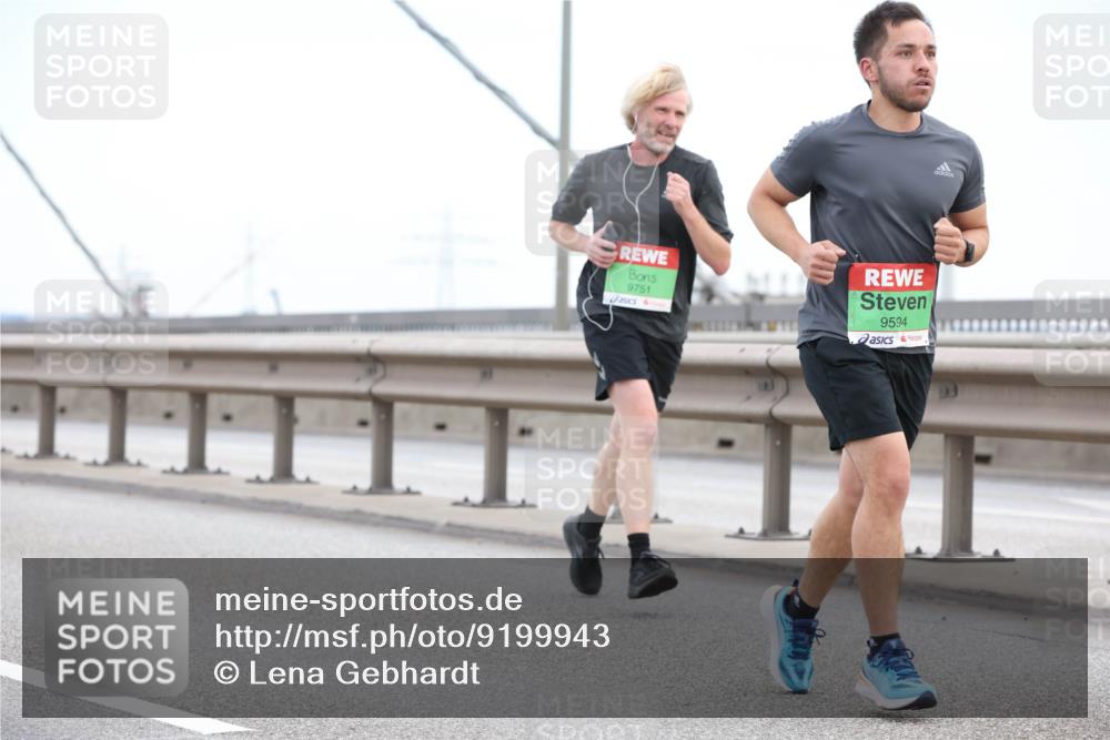03.10.2025 - Köhlbrandbrückenlauf Lena Gebhardt http://msf.ph/oto/9199943 03.10.2025 15:20:40 Position 1 9751, 9594 meine-sportfotos.de