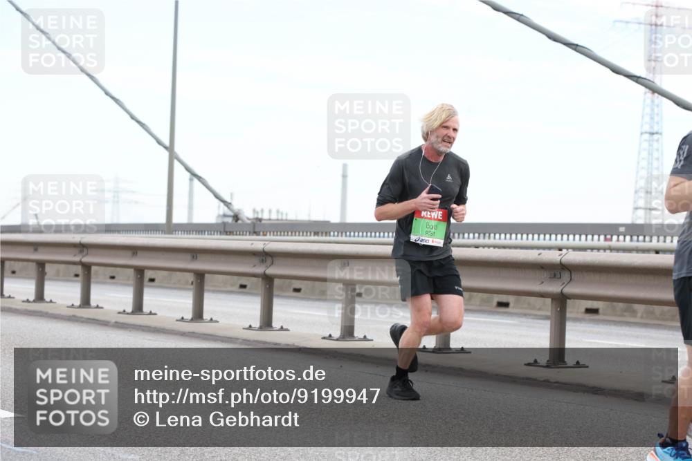 03.10.2025 - Köhlbrandbrückenlauf Lena Gebhardt http://msf.ph/oto/9199947 03.10.2025 15:20:41 Position 1 9751 meine-sportfotos.de