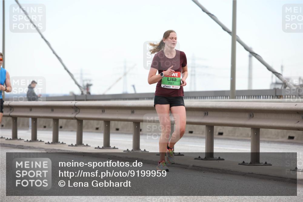 03.10.2025 - Köhlbrandbrückenlauf Lena Gebhardt http://msf.ph/oto/9199959 03.10.2025 15:20:49 Position 1 7051 meine-sportfotos.de