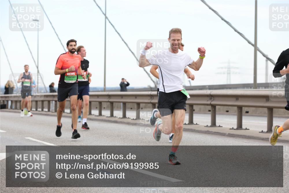 03.10.2025 - Köhlbrandbrückenlauf Lena Gebhardt http://msf.ph/oto/9199985 03.10.2025 15:20:57 Position 1  meine-sportfotos.de