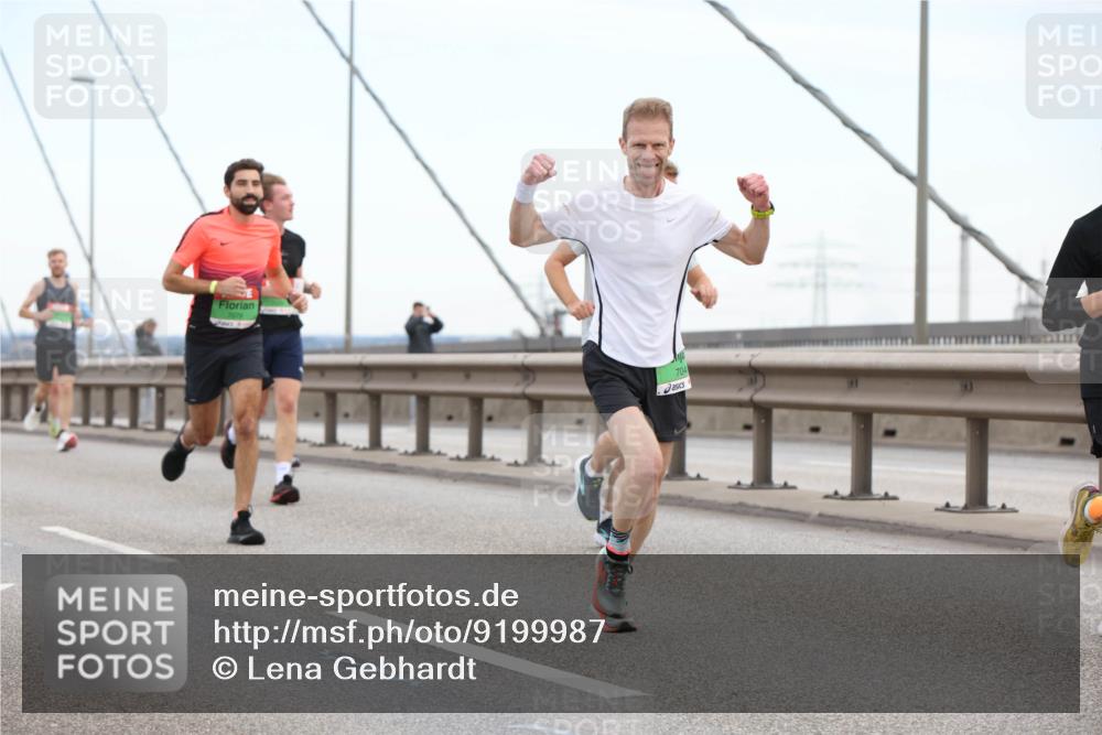 03.10.2025 - Köhlbrandbrückenlauf Lena Gebhardt http://msf.ph/oto/9199987 03.10.2025 15:20:58 Position 1 704 meine-sportfotos.de