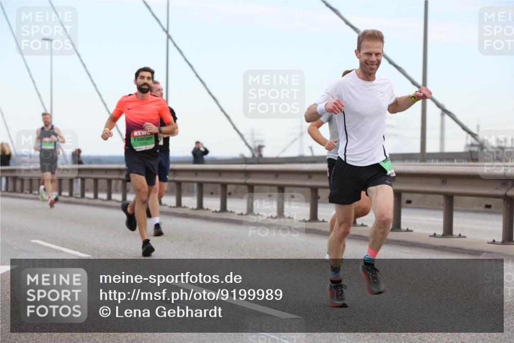 03.10.2025 - Köhlbrandbrückenlauf Lena Gebhardt http://msf.ph/oto/9199989 03.10.2025 15:20:58 Position 1  meine-sportfotos.de
