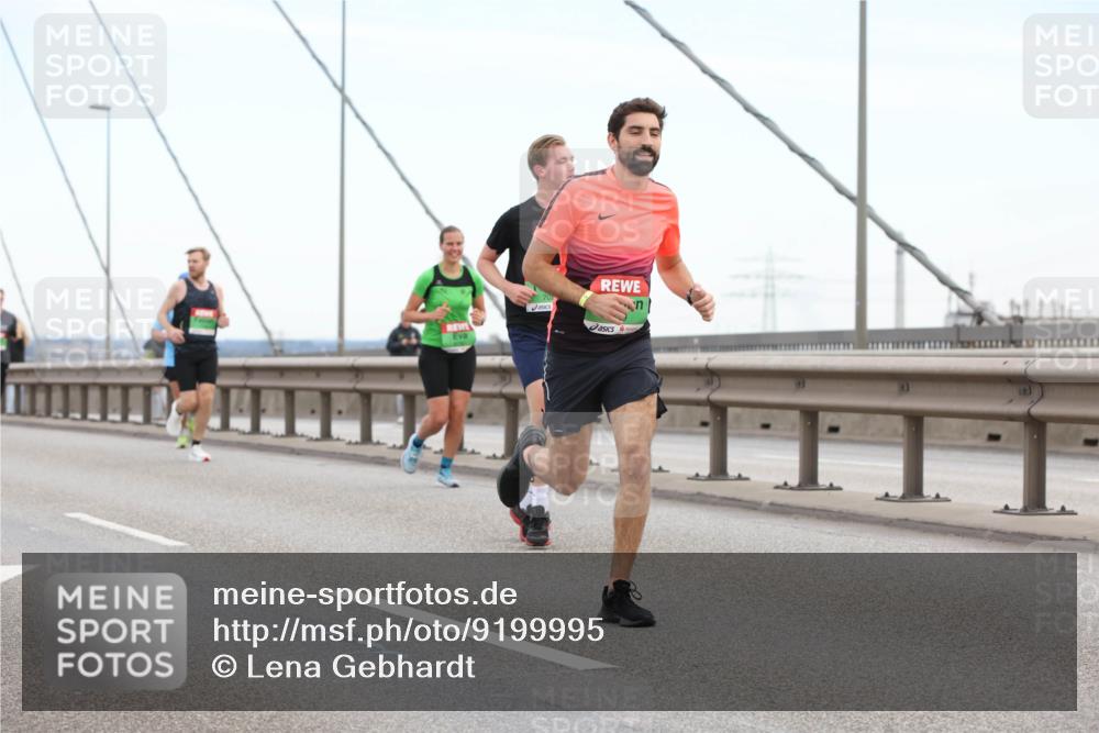 03.10.2025 - Köhlbrandbrückenlauf Lena Gebhardt http://msf.ph/oto/9199995 03.10.2025 15:20:59 Position 1  meine-sportfotos.de