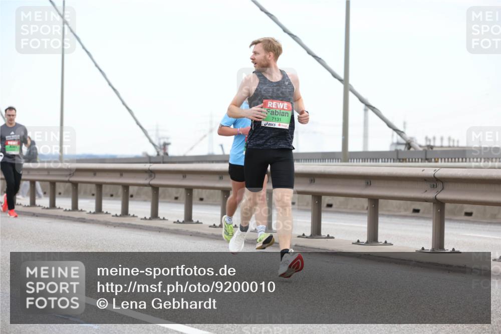 03.10.2025 - Köhlbrandbrückenlauf Lena Gebhardt http://msf.ph/oto/9200010 03.10.2025 15:21:03 Position 1 7131 meine-sportfotos.de