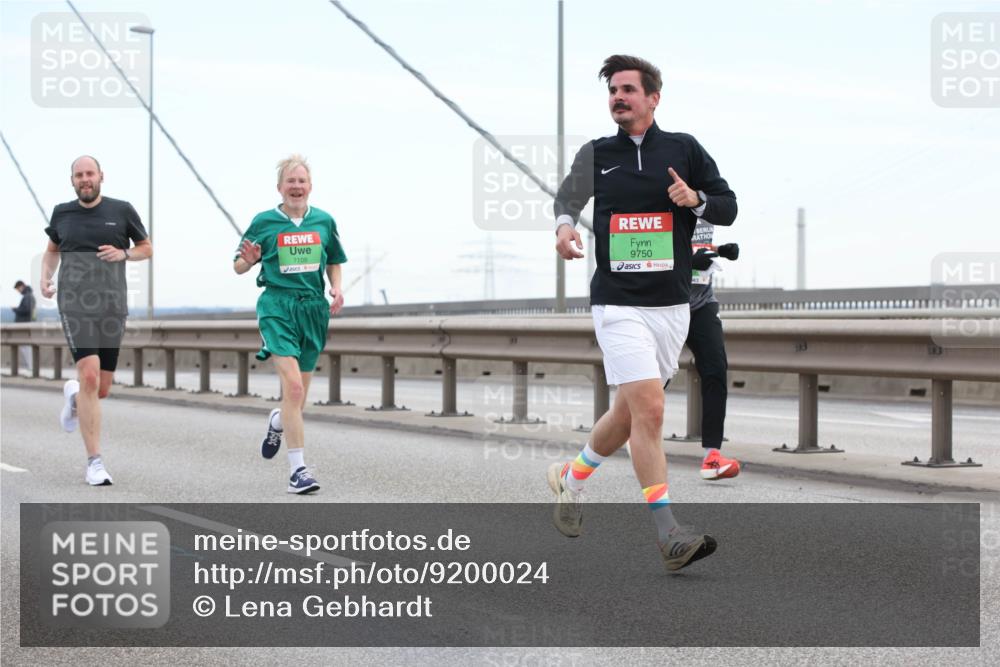 03.10.2025 - Köhlbrandbrückenlauf Lena Gebhardt http://msf.ph/oto/9200024 03.10.2025 15:21:07 Position 1 7109, 9750 meine-sportfotos.de