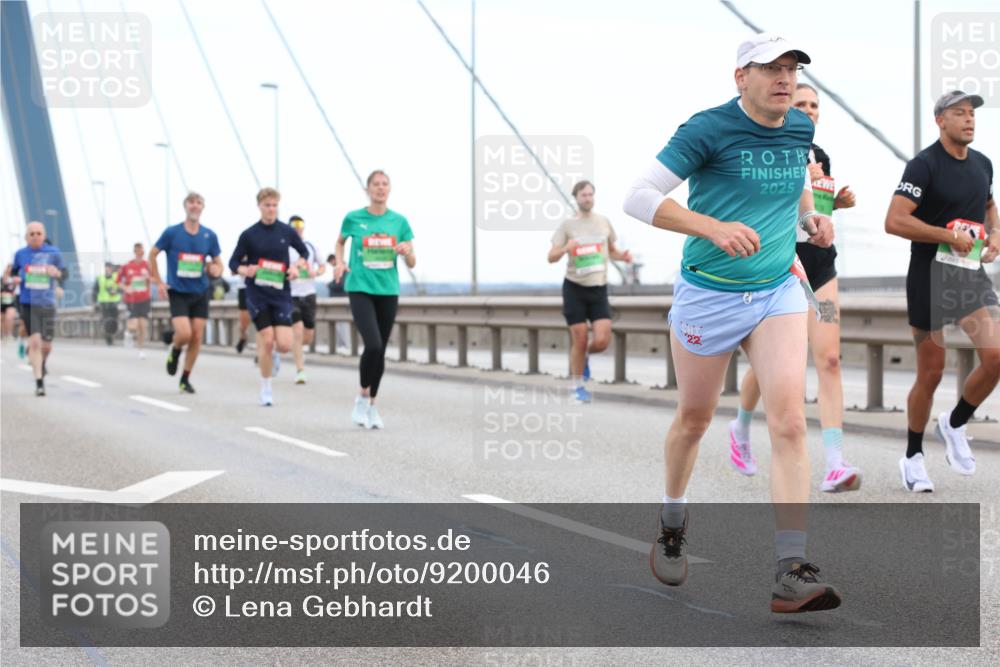03.10.2025 - Köhlbrandbrückenlauf Lena Gebhardt http://msf.ph/oto/9200046 03.10.2025 15:21:13 Position 1 2025 meine-sportfotos.de