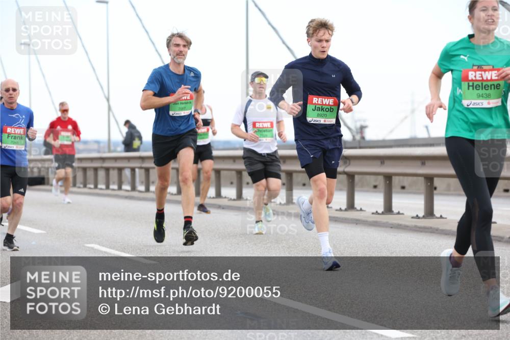 03.10.2025 - Köhlbrandbrückenlauf Lena Gebhardt http://msf.ph/oto/9200055 03.10.2025 15:21:15 Position 1 7046, 7087, 7128, 8920, 9438 meine-sportfotos.de