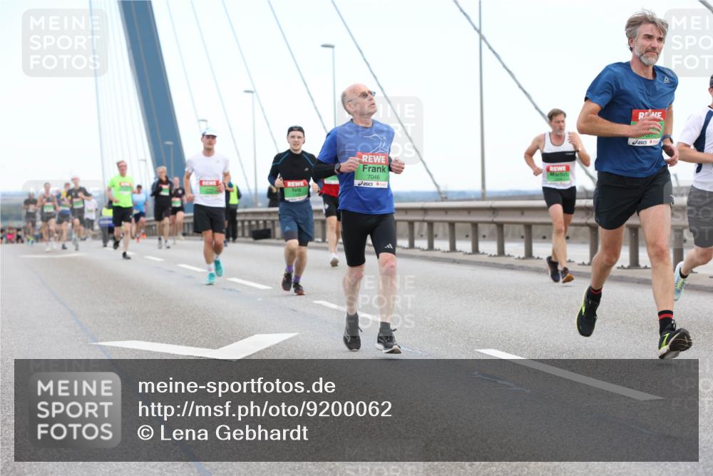 03.10.2025 - Köhlbrandbrückenlauf Lena Gebhardt http://msf.ph/oto/9200062 03.10.2025 15:21:17 Position 1 7046, 007 meine-sportfotos.de