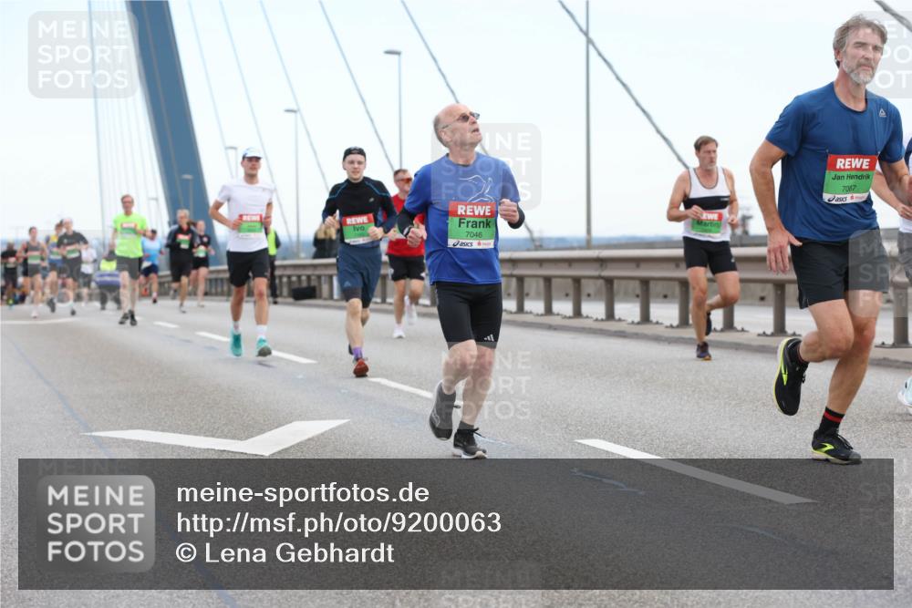 03.10.2025 - Köhlbrandbrückenlauf Lena Gebhardt http://msf.ph/oto/9200063 03.10.2025 15:21:17 Position 1 7046, 7087 meine-sportfotos.de