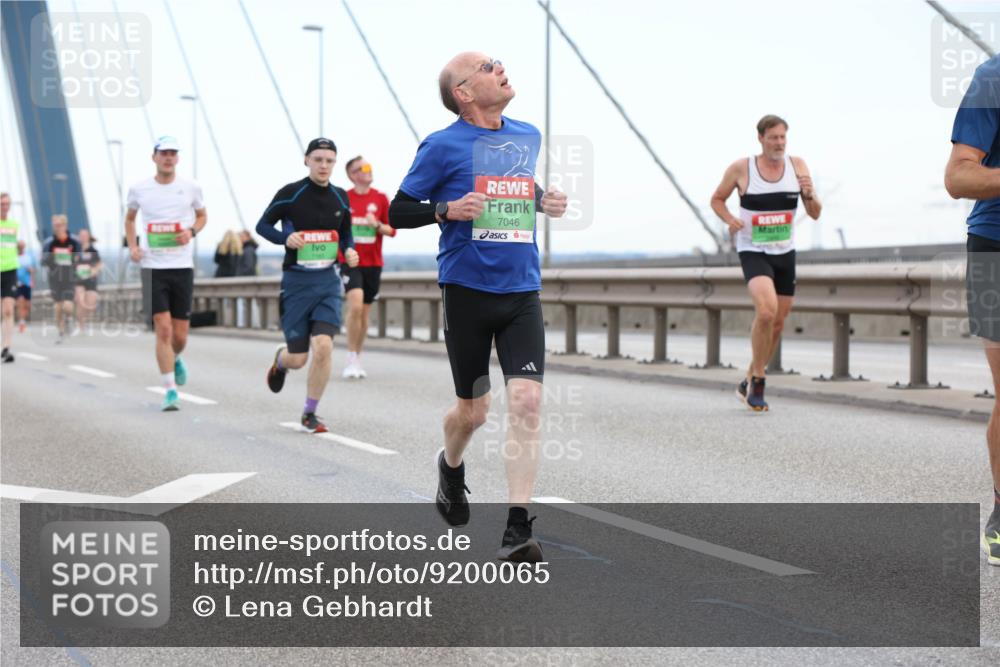 03.10.2025 - Köhlbrandbrückenlauf Lena Gebhardt http://msf.ph/oto/9200065 03.10.2025 15:21:18 Position 1 7046 meine-sportfotos.de