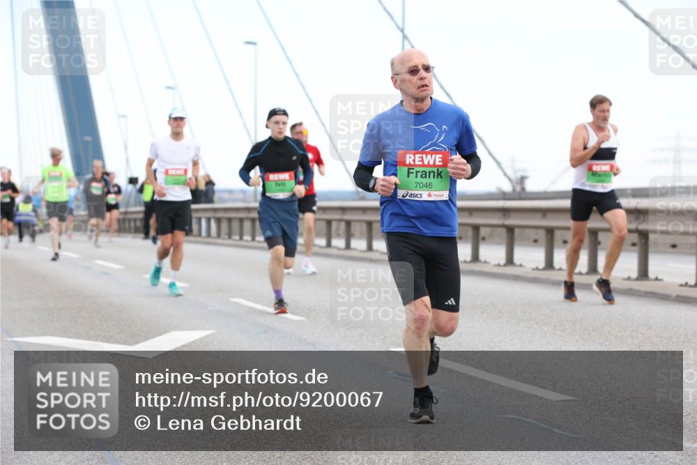 03.10.2025 - Köhlbrandbrückenlauf Lena Gebhardt http://msf.ph/oto/9200067 03.10.2025 15:21:18 Position 1 7046 meine-sportfotos.de