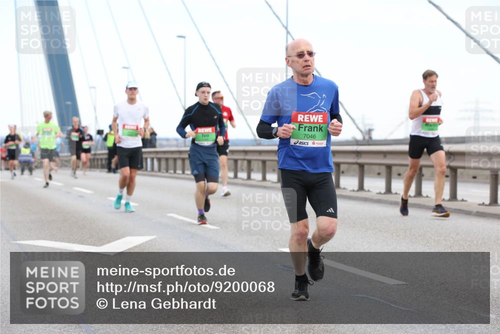 03.10.2025 - Köhlbrandbrückenlauf Lena Gebhardt http://msf.ph/oto/9200068 03.10.2025 15:21:18 Position 1 7046 meine-sportfotos.de