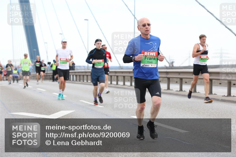 03.10.2025 - Köhlbrandbrückenlauf Lena Gebhardt http://msf.ph/oto/9200069 03.10.2025 15:21:18 Position 1 7046 meine-sportfotos.de