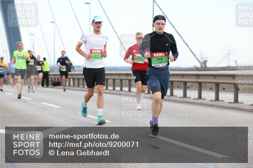 03.10.2025 - Köhlbrandbrückenlauf Lena Gebhardt http://msf.ph/oto/9200071 03.10.2025 15:21:19 Position 1 9664, 7165 meine-sportfotos.de