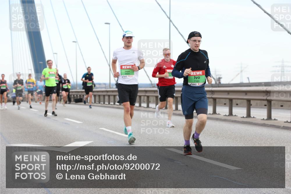 03.10.2025 - Köhlbrandbrückenlauf Lena Gebhardt http://msf.ph/oto/9200072 03.10.2025 15:21:19 Position 1 9664, 7165 meine-sportfotos.de