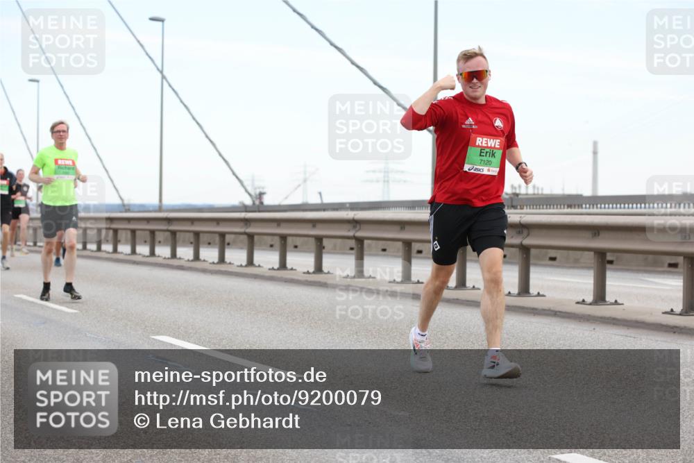 03.10.2025 - Köhlbrandbrückenlauf Lena Gebhardt http://msf.ph/oto/9200079 03.10.2025 15:21:22 Position 1 7120 meine-sportfotos.de