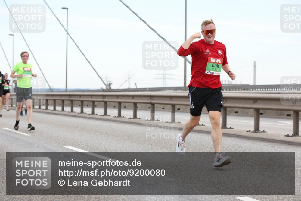 03.10.2025 - Köhlbrandbrückenlauf Lena Gebhardt http://msf.ph/oto/9200080 03.10.2025 15:21:22 Position 1 7120 meine-sportfotos.de