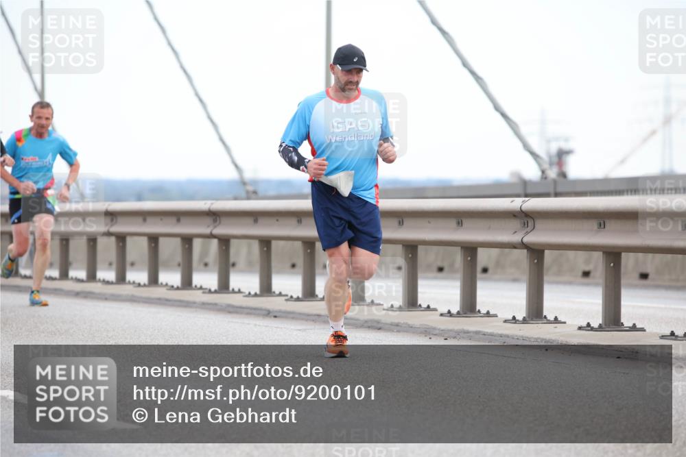 03.10.2025 - Köhlbrandbrückenlauf Lena Gebhardt http://msf.ph/oto/9200101 03.10.2025 15:21:29 Position 1  meine-sportfotos.de