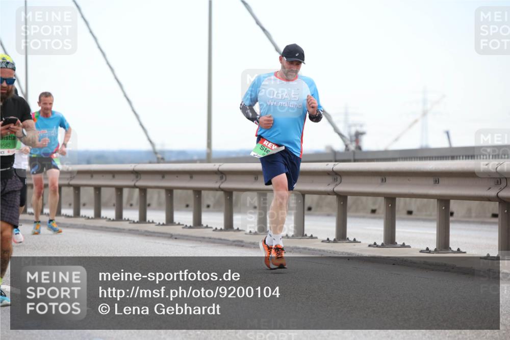 03.10.2025 - Köhlbrandbrückenlauf Lena Gebhardt http://msf.ph/oto/9200104 03.10.2025 15:21:29 Position 1 9582 meine-sportfotos.de