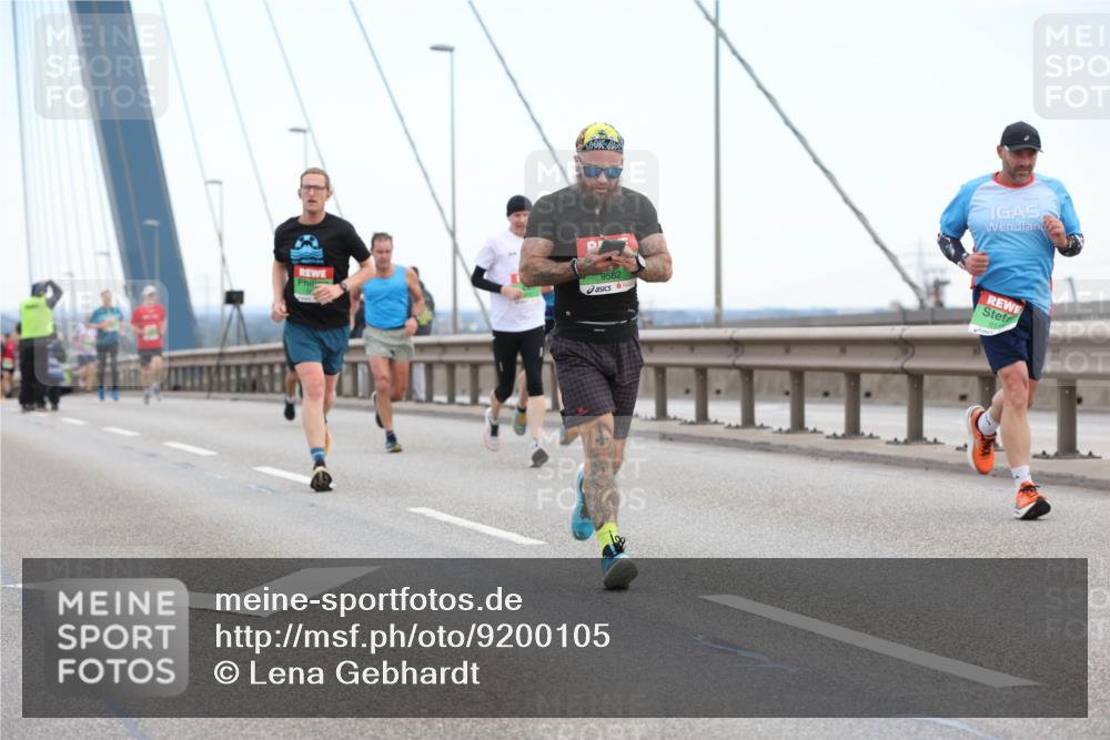 03.10.2025 - Köhlbrandbrückenlauf Lena Gebhardt http://msf.ph/oto/9200105 03.10.2025 15:21:30 Position 1 9582, 91 meine-sportfotos.de