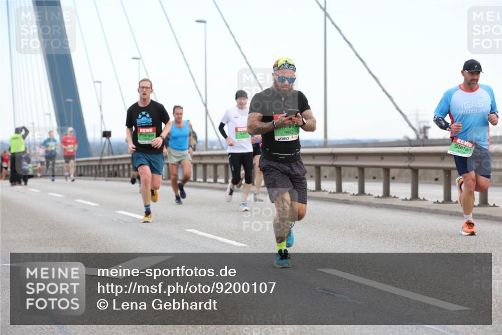03.10.2025 - Köhlbrandbrückenlauf Lena Gebhardt http://msf.ph/oto/9200107 03.10.2025 15:21:30 Position 1 9582, 9118 meine-sportfotos.de