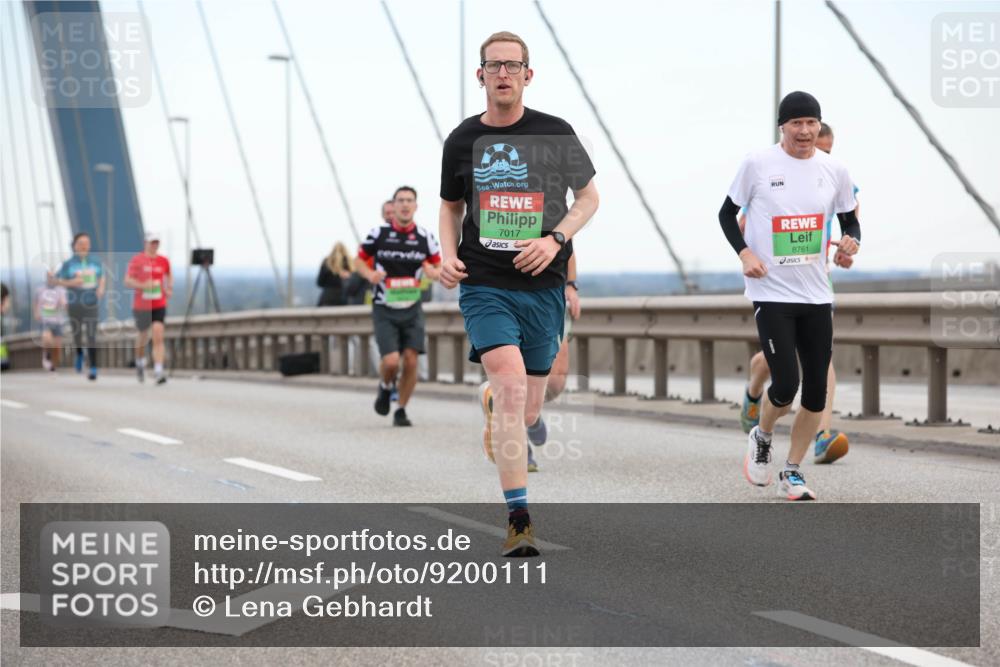 03.10.2025 - Köhlbrandbrückenlauf Lena Gebhardt http://msf.ph/oto/9200111 03.10.2025 15:21:32 Position 1 7017, 8761 meine-sportfotos.de