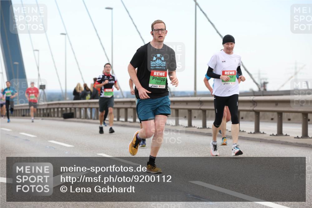 03.10.2025 - Köhlbrandbrückenlauf Lena Gebhardt http://msf.ph/oto/9200112 03.10.2025 15:21:32 Position 1 7017, 761 meine-sportfotos.de