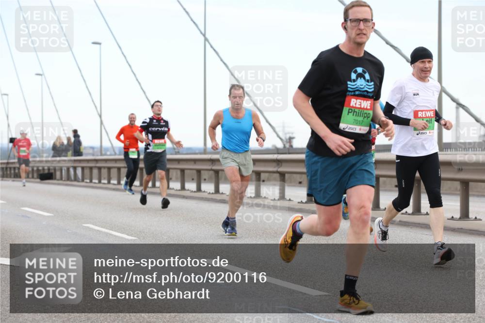 03.10.2025 - Köhlbrandbrückenlauf Lena Gebhardt http://msf.ph/oto/9200116 03.10.2025 15:21:34 Position 1 7017 meine-sportfotos.de