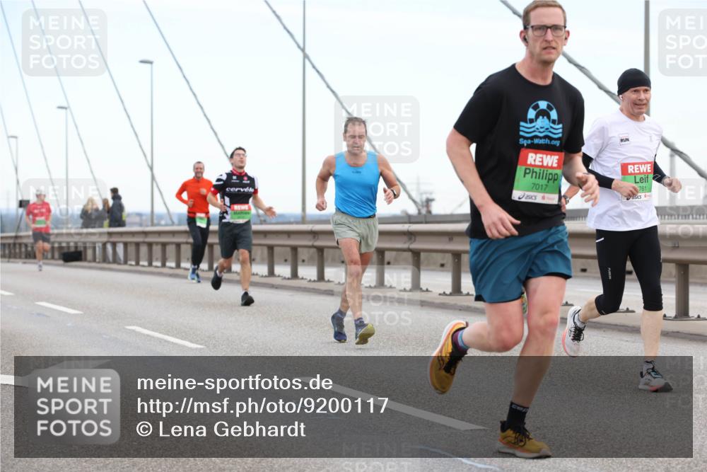 03.10.2025 - Köhlbrandbrückenlauf Lena Gebhardt http://msf.ph/oto/9200117 03.10.2025 15:21:34 Position 1 7017, 761 meine-sportfotos.de