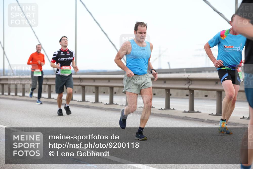 03.10.2025 - Köhlbrandbrückenlauf Lena Gebhardt http://msf.ph/oto/9200118 03.10.2025 15:21:34 Position 1  meine-sportfotos.de