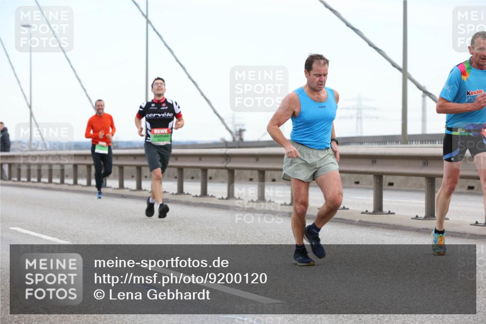03.10.2025 - Köhlbrandbrückenlauf Lena Gebhardt http://msf.ph/oto/9200120 03.10.2025 15:21:35 Position 1  meine-sportfotos.de