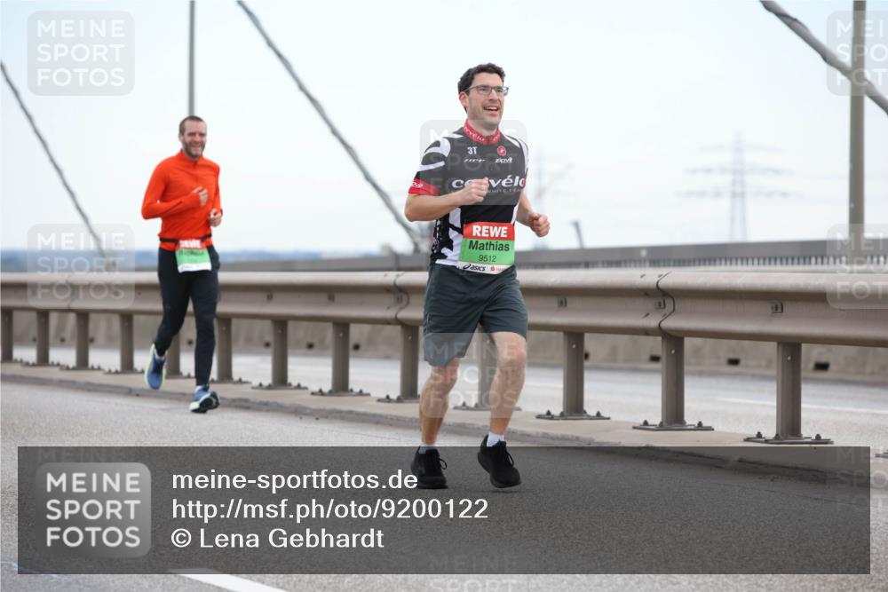 03.10.2025 - Köhlbrandbrückenlauf Lena Gebhardt http://msf.ph/oto/9200122 03.10.2025 15:21:36 Position 1 3, 9512 meine-sportfotos.de