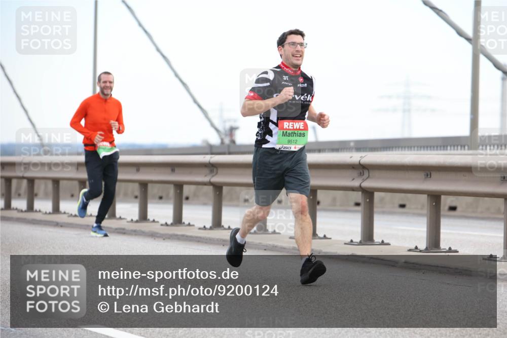 03.10.2025 - Köhlbrandbrückenlauf Lena Gebhardt http://msf.ph/oto/9200124 03.10.2025 15:21:36 Position 1 3, 9512 meine-sportfotos.de