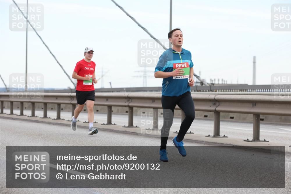 03.10.2025 - Köhlbrandbrückenlauf Lena Gebhardt http://msf.ph/oto/9200132 03.10.2025 15:21:42 Position 1 0743 meine-sportfotos.de