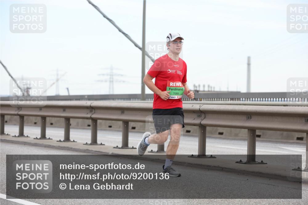 03.10.2025 - Köhlbrandbrückenlauf Lena Gebhardt http://msf.ph/oto/9200136 03.10.2025 15:21:43 Position 1 7089 meine-sportfotos.de
