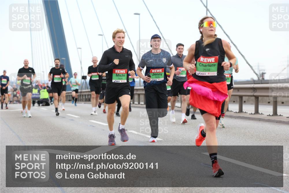03.10.2025 - Köhlbrandbrückenlauf Lena Gebhardt http://msf.ph/oto/9200141 03.10.2025 15:21:50 Position 1 7520, 7575, 7555 meine-sportfotos.de