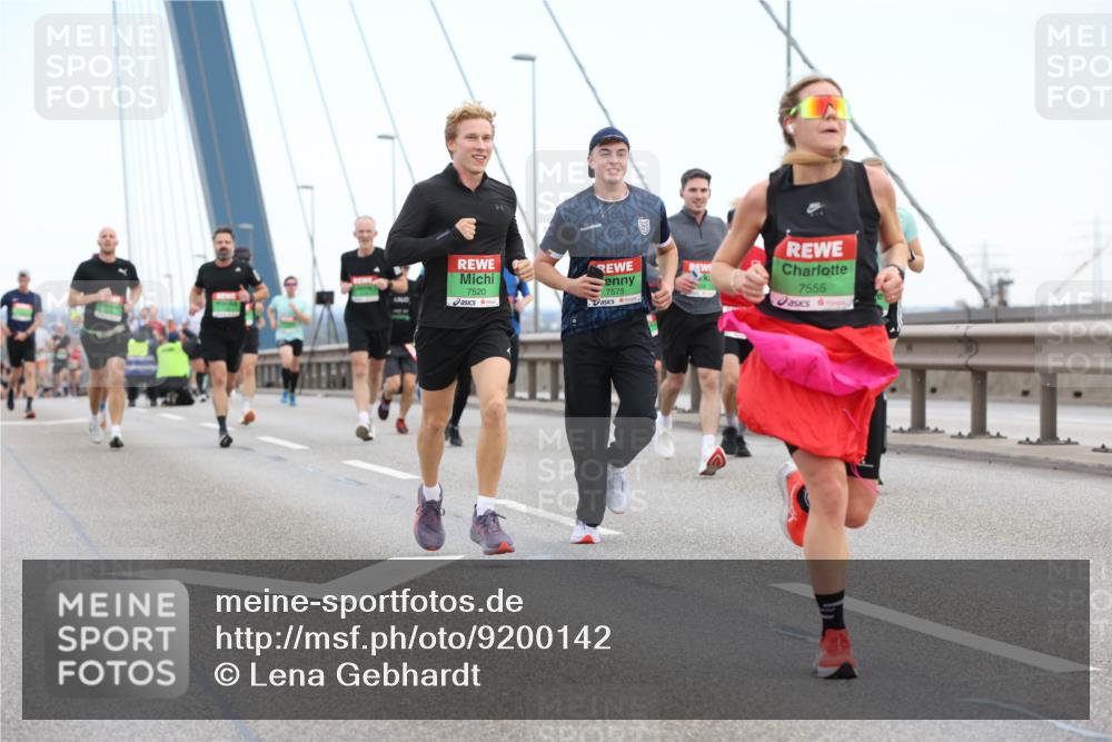 03.10.2025 - Köhlbrandbrückenlauf Lena Gebhardt http://msf.ph/oto/9200142 03.10.2025 15:21:50 Position 1 7520, 7575, 7555 meine-sportfotos.de