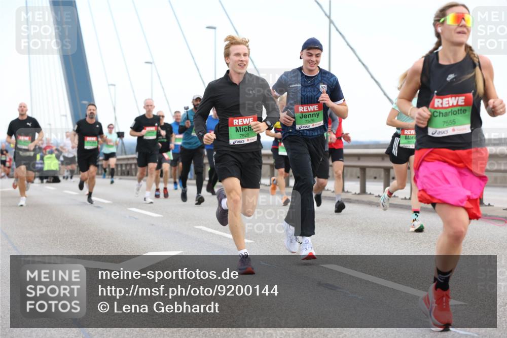 03.10.2025 - Köhlbrandbrückenlauf Lena Gebhardt http://msf.ph/oto/9200144 03.10.2025 15:21:51 Position 1 7520, 7575, 7271, 7555 meine-sportfotos.de