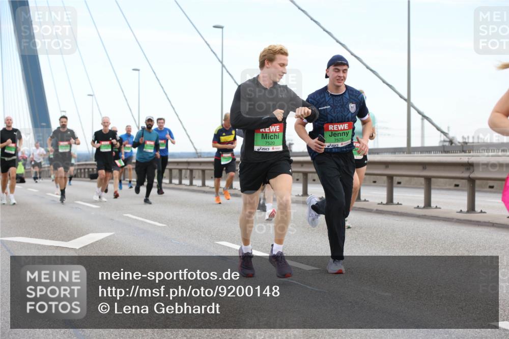 03.10.2025 - Köhlbrandbrückenlauf Lena Gebhardt http://msf.ph/oto/9200148 03.10.2025 15:21:52 Position 1 7520, 7575 meine-sportfotos.de