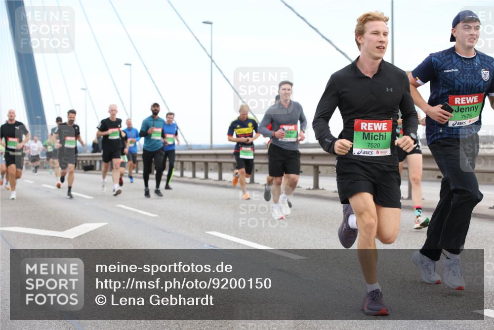 03.10.2025 - Köhlbrandbrückenlauf Lena Gebhardt http://msf.ph/oto/9200150 03.10.2025 15:21:52 Position 1 7520, 7575 meine-sportfotos.de