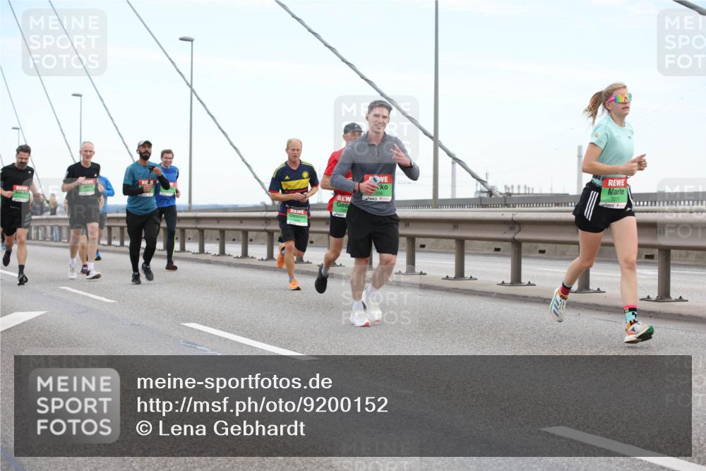 03.10.2025 - Köhlbrandbrückenlauf Lena Gebhardt http://msf.ph/oto/9200152 03.10.2025 15:21:53 Position 1 726, 7271 meine-sportfotos.de