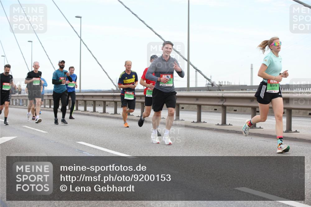 03.10.2025 - Köhlbrandbrückenlauf Lena Gebhardt http://msf.ph/oto/9200153 03.10.2025 15:21:53 Position 1 7271 meine-sportfotos.de