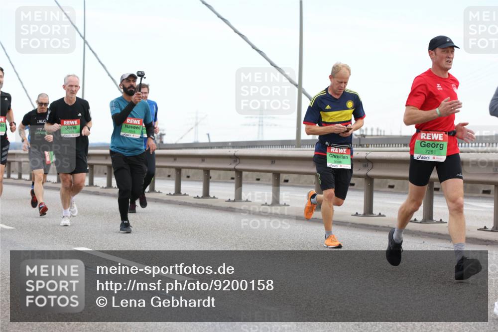 03.10.2025 - Köhlbrandbrückenlauf Lena Gebhardt http://msf.ph/oto/9200158 03.10.2025 15:21:54 Position 1 7276, 7016, 9086, 7261 meine-sportfotos.de